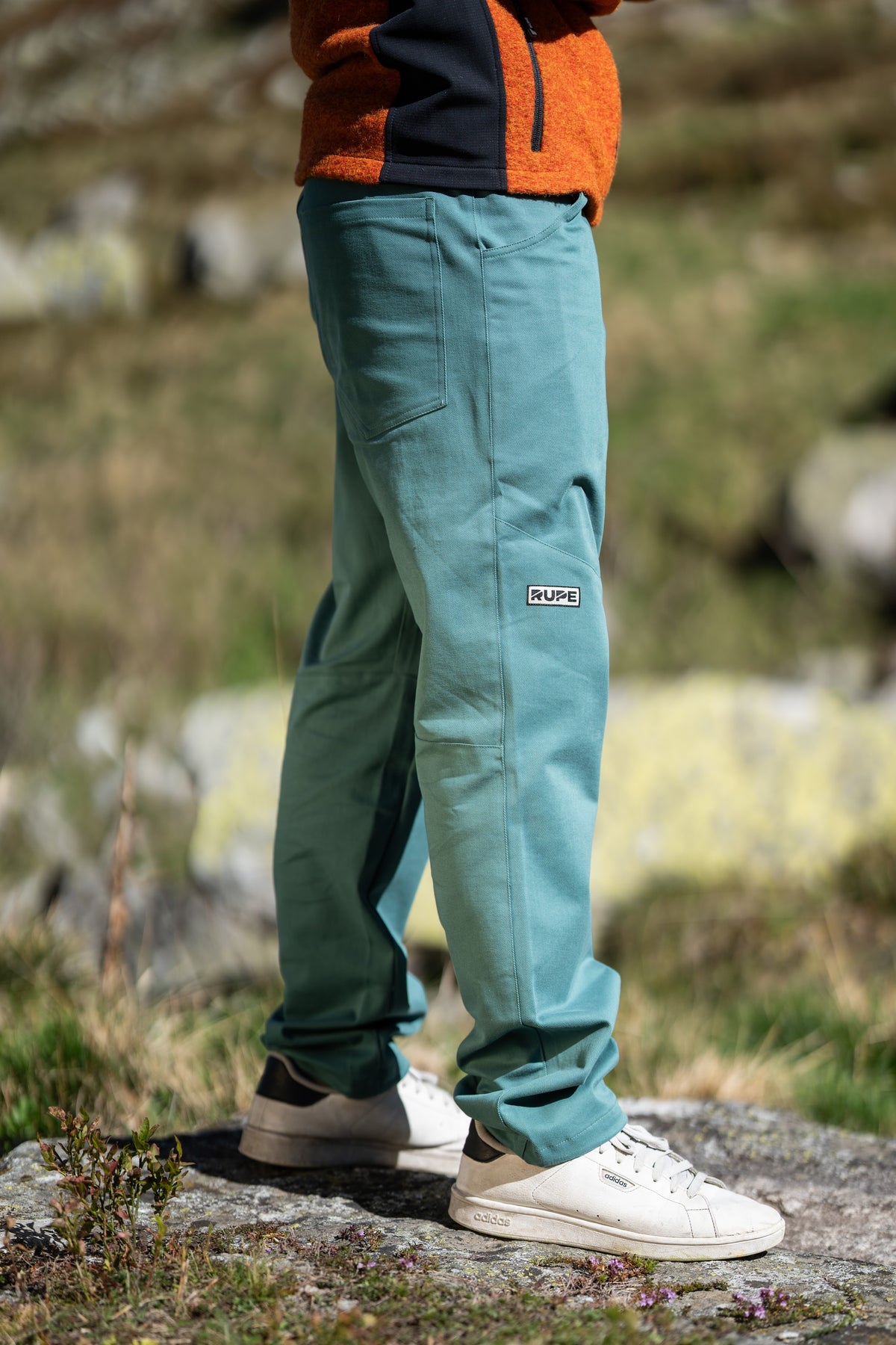FW26-004 Pirenei Forest (dettaglio pantalone laterale)