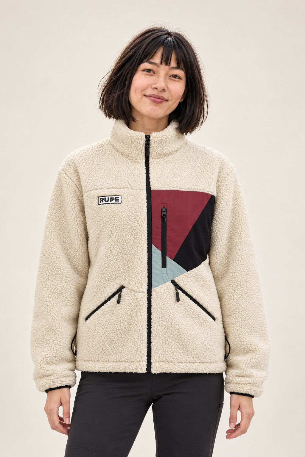 Giacca in pile sherpa Brina donna indossata - fronte - Rupe Clothing